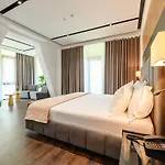 Hotel Uji Ftohte 4*