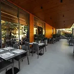 Uji Ftohte Hotel
