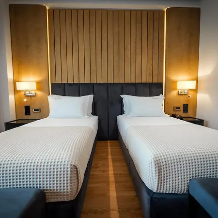 Uji Ftohte Hotel 4*