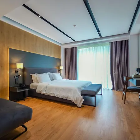 Uji Ftohte Hotel 4*