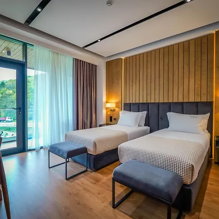 Uji Ftohte 4* Tepelene