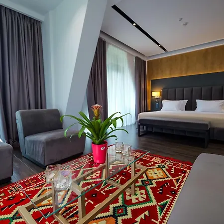 Uji Ftohte Hotel Tepelene