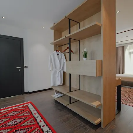 Uji Ftohte Hotel Tepelene