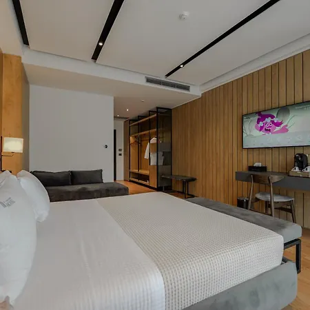 Uji Ftohte Hotel 4*
