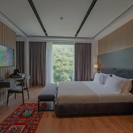 Uji Ftohte Hotel 4*