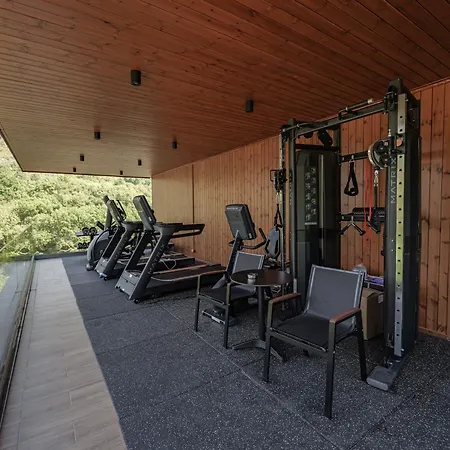 Hotel Uji Ftohte