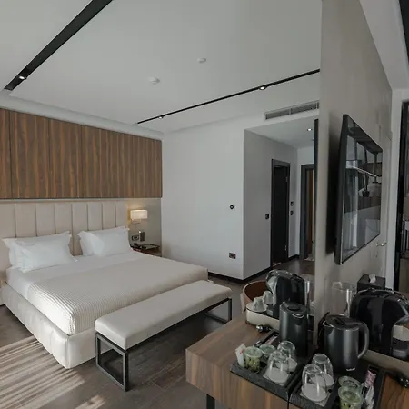 Uji Ftohte Hotel 4*