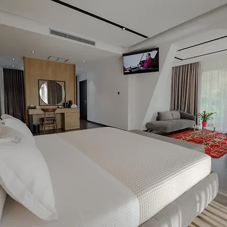 Hotel Uji Ftohte