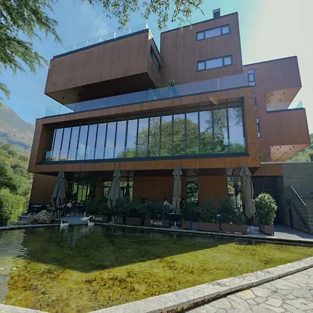 מלון Uji Ftohte Tepelene