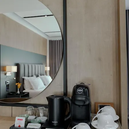Hotel Uji Ftohte 4*