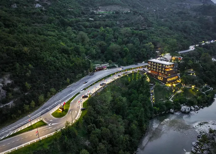 Szálloda Uji Ftohte Tepelena