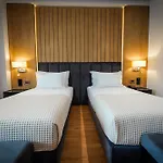 Uji Ftohte Otel 4*