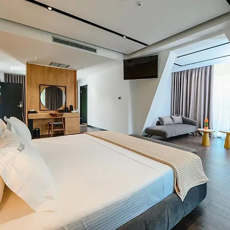 Uji Ftohte Hotel Tepelene