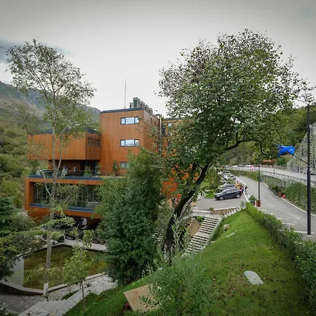 Uji Ftohte 4* Tepelene
