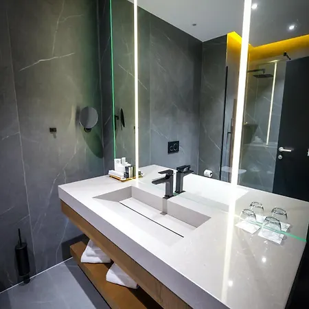 Uji Ftohte 4* Tepelene