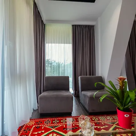 Uji Ftohte Hotel 4*