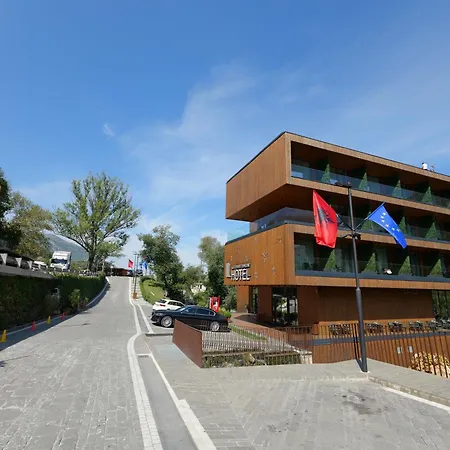 Uji Ftohte 4* Tepelene