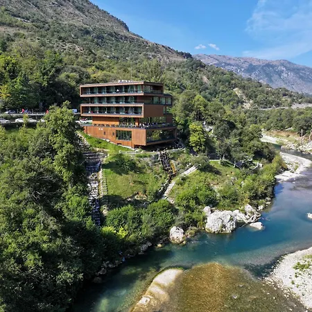 Hotel Uji Ftohte 4*