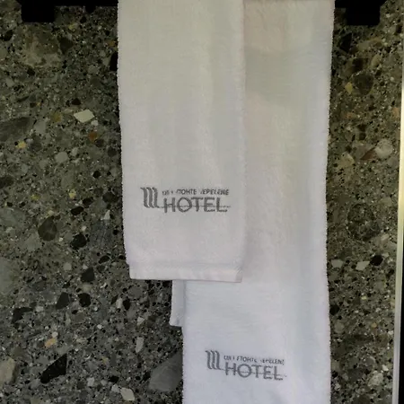 Hotel Uji Ftohte