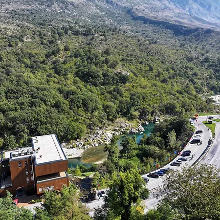 Uji Ftohte Hotel 4*