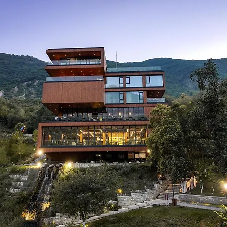 Hotel Uji Ftohte Tepelene