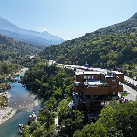 Hotel Uji Ftohte 4*