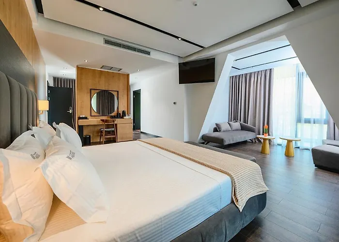 Uji Ftohte Hotel Tepelene