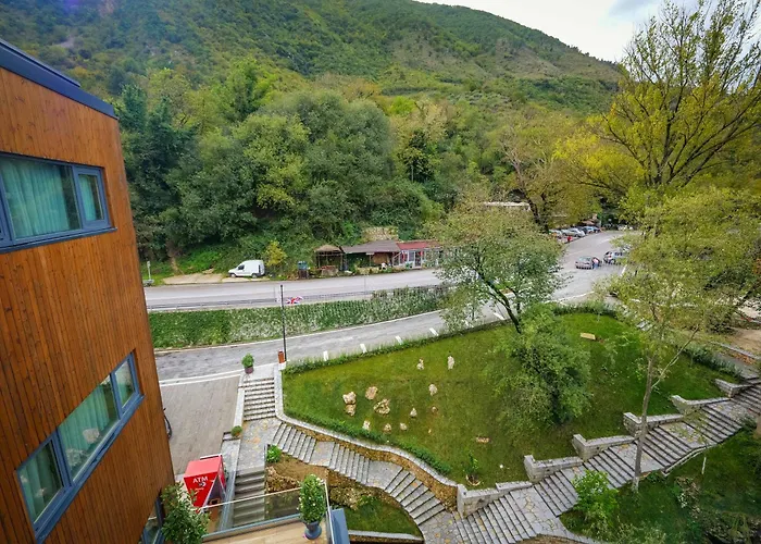 Uji Ftohte