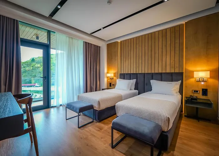 Uji Ftohte 4* Tepelene