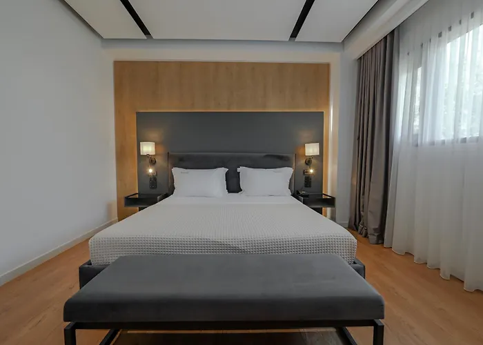 Uji Ftohte Hotel Tepelene