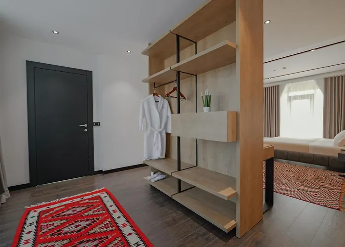 Uji Ftohte Hotel Tepelene