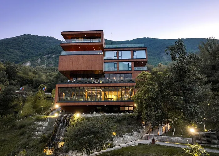 מלון Uji Ftohte Tepelene