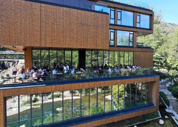 Uji Ftohte 4* Tepelene